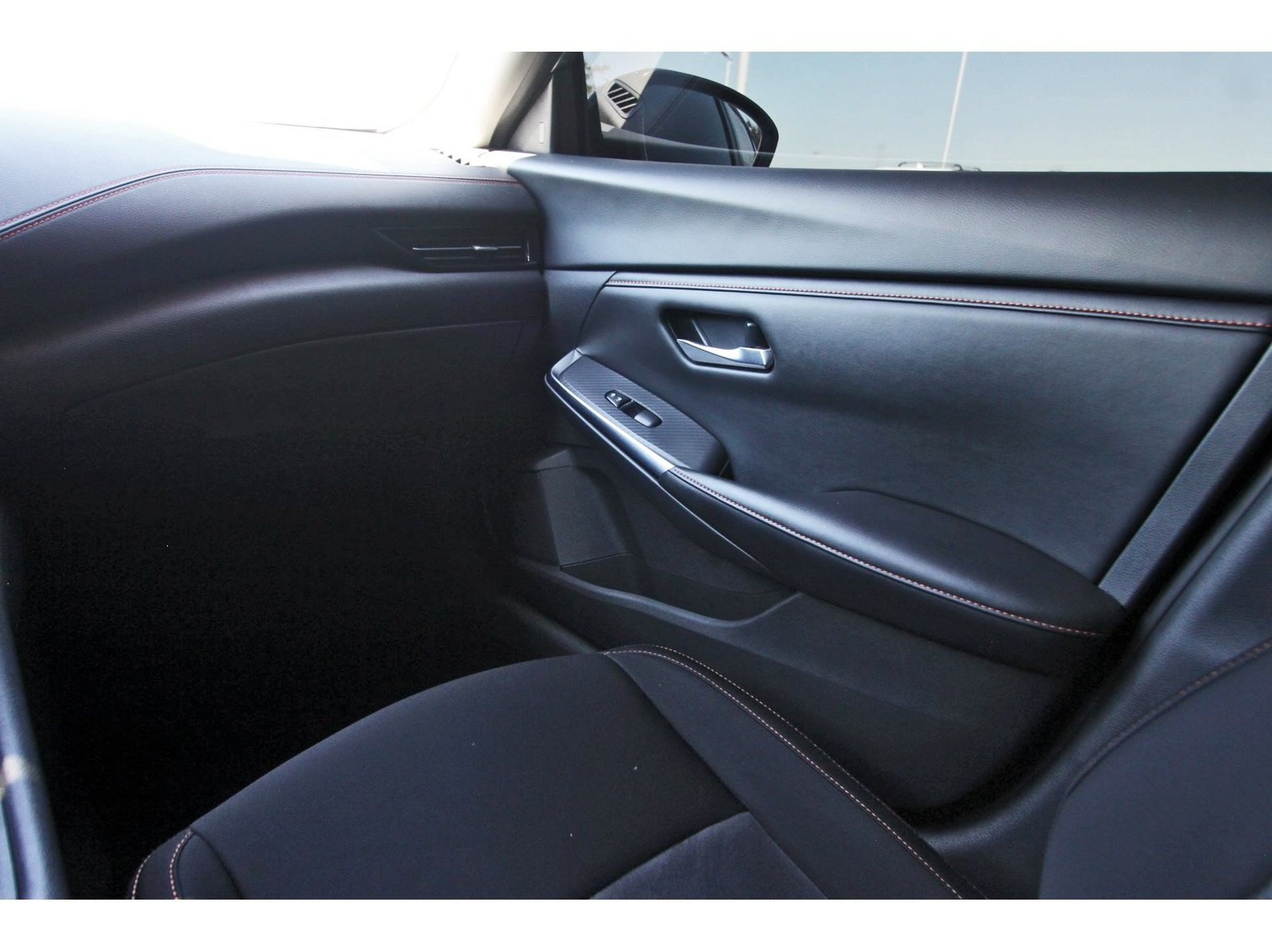 Certified 2024 Nissan Sentra SR FWD image 14