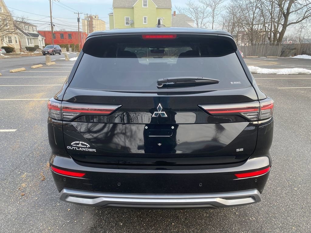 New 2026 Mitsubishi Outlander SE image 6