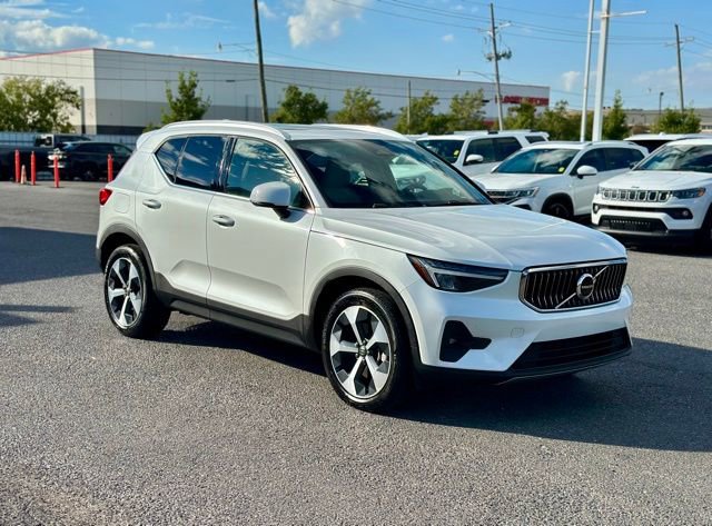 Used 2023 Volvo XC40 B5 Plus