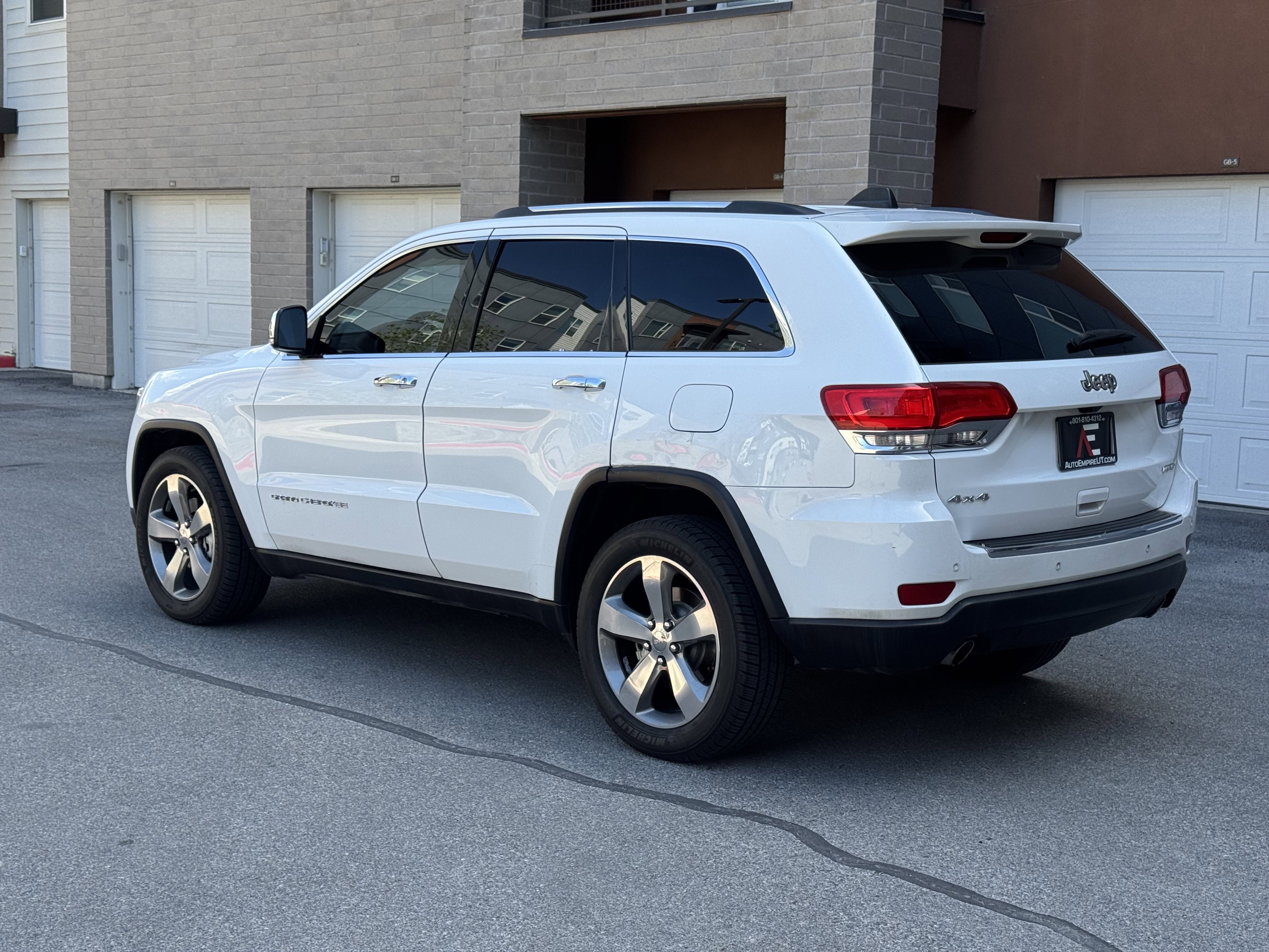 Used 2014 Jeep Grand Cherokee Limited image 3