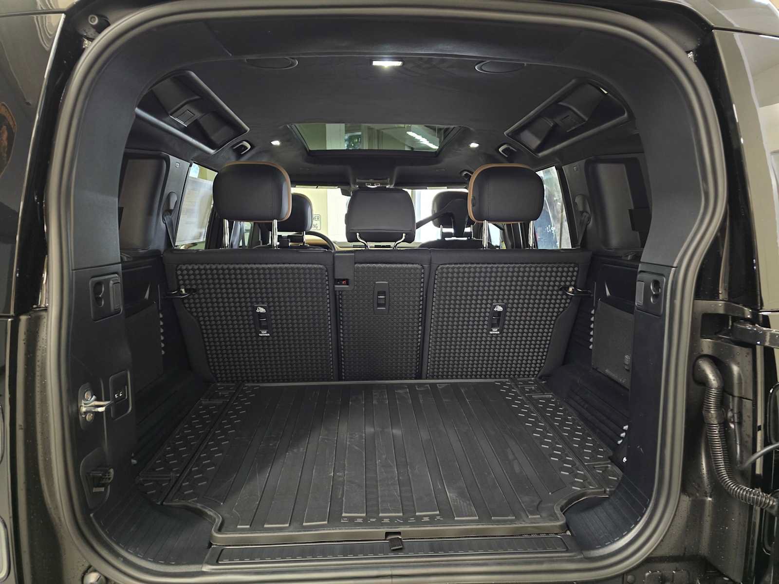 New 2026 Land Rover Defender 110 X AWD/4WD image 13