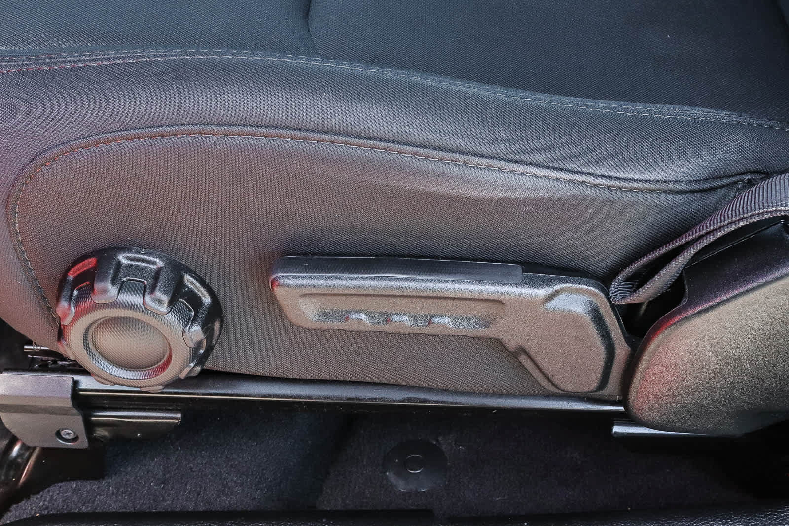 Used 2018 Jeep Wrangler Sport AWD/4WD image 31