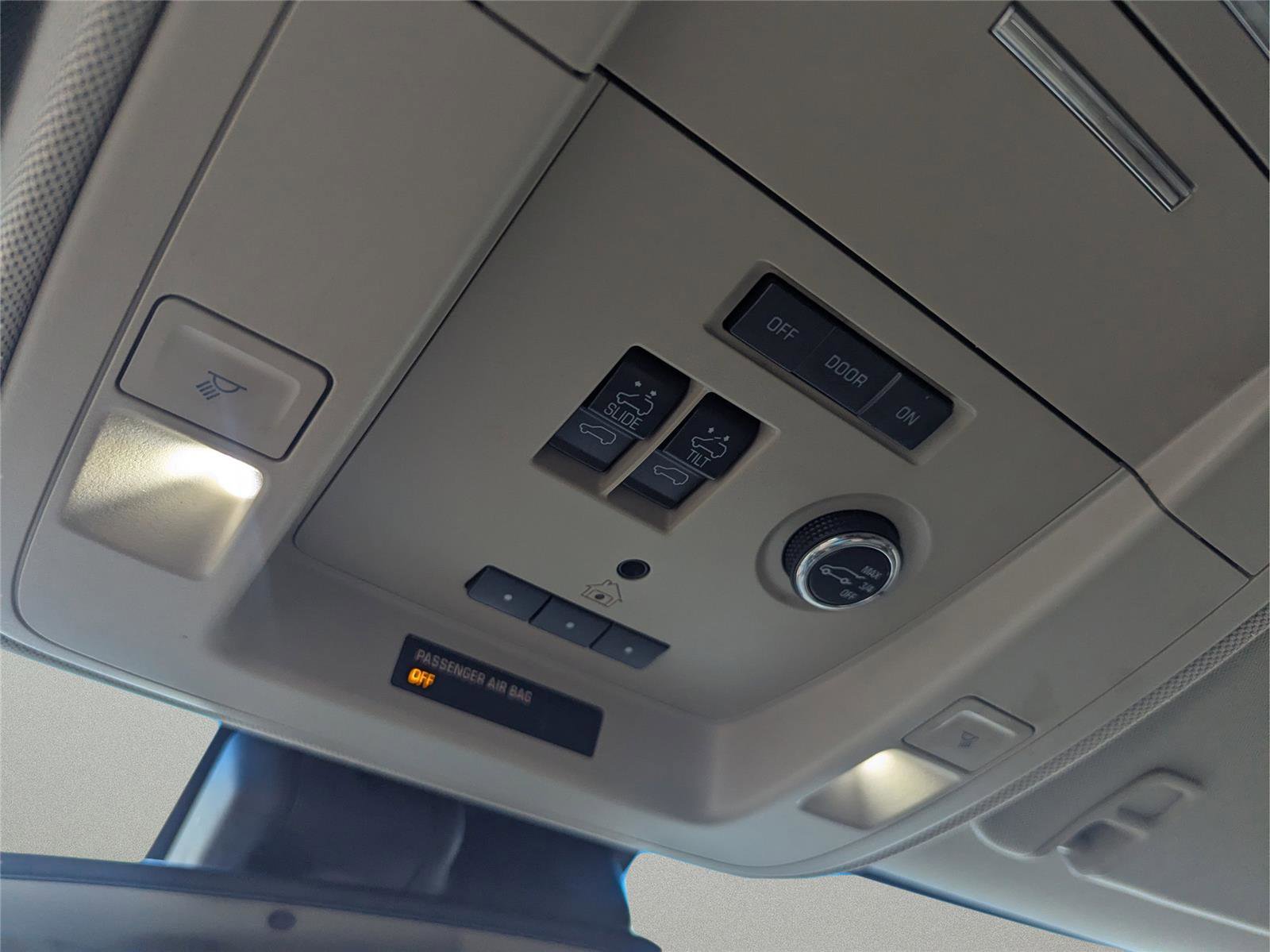 Used 2018 GMC Yukon SLT w/ Premium Edition image 26