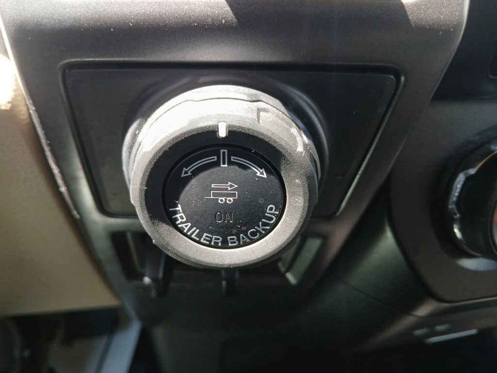 Used 2017 Ford F150 XLT w/ Equipment Group 302A Luxury AWD/4WD image 21