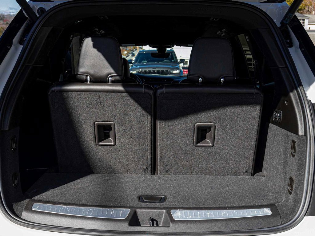 Used 2023 Cadillac XT6 Sport image 38