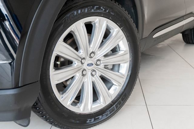 Used 2022 Ford Explorer Limited w/ Limited Technology Package AWD/4WD image 2