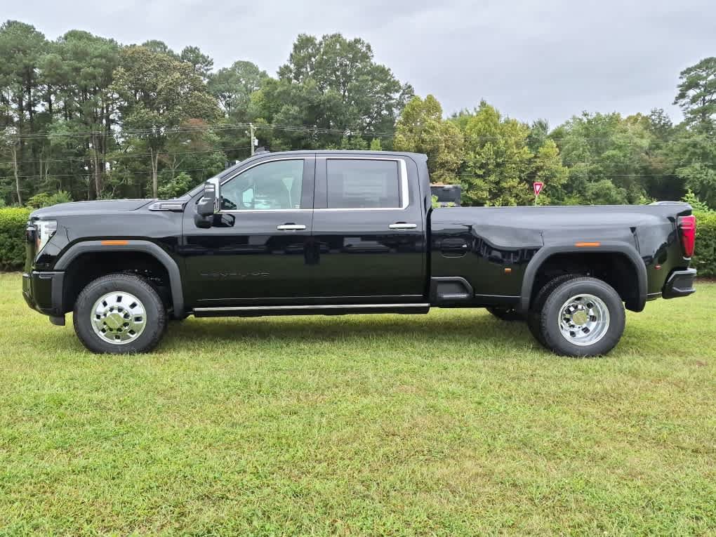 New 2026 GMC Sierra 3500 Denali Ultimate w/ LPO, Black Badging Package AWD/4WD image 5