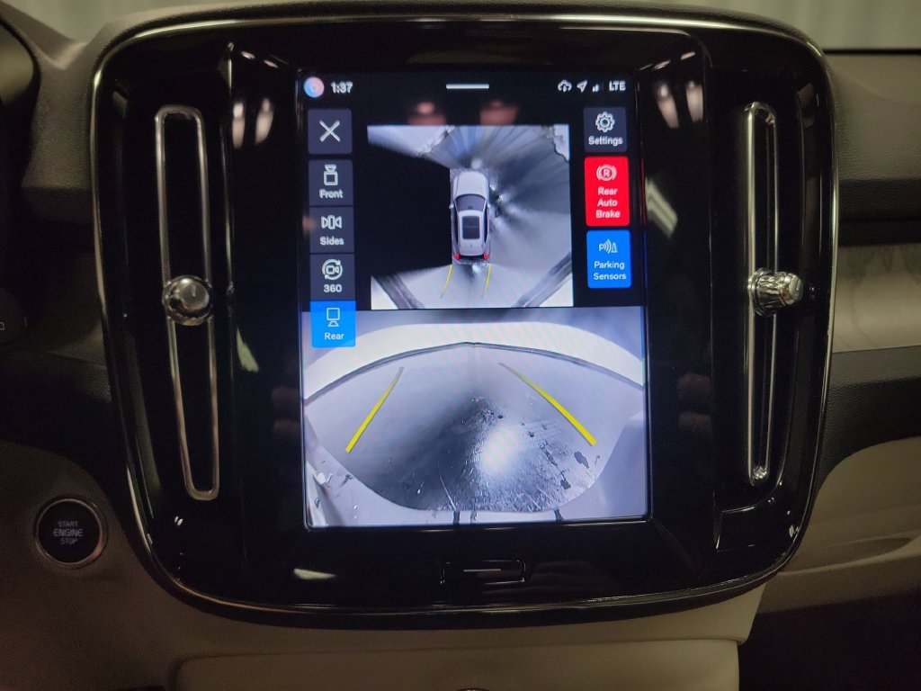 Used 2024 Volvo XC40 B5 Plus AWD/4WD image 20