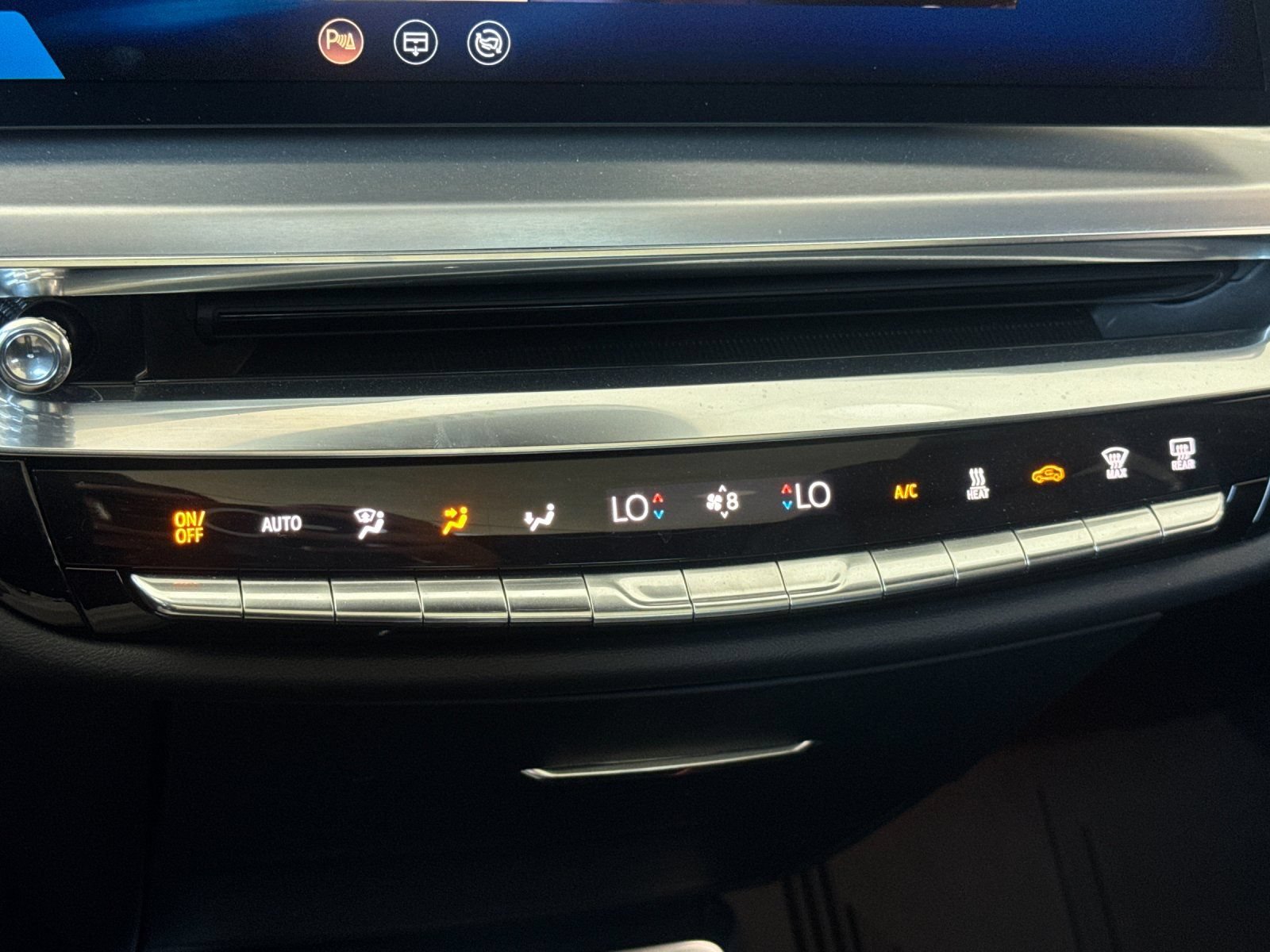 Used 2024 Cadillac Lyriq Luxury w/ LPO, Floor Liner Package AWD/4WD image 22