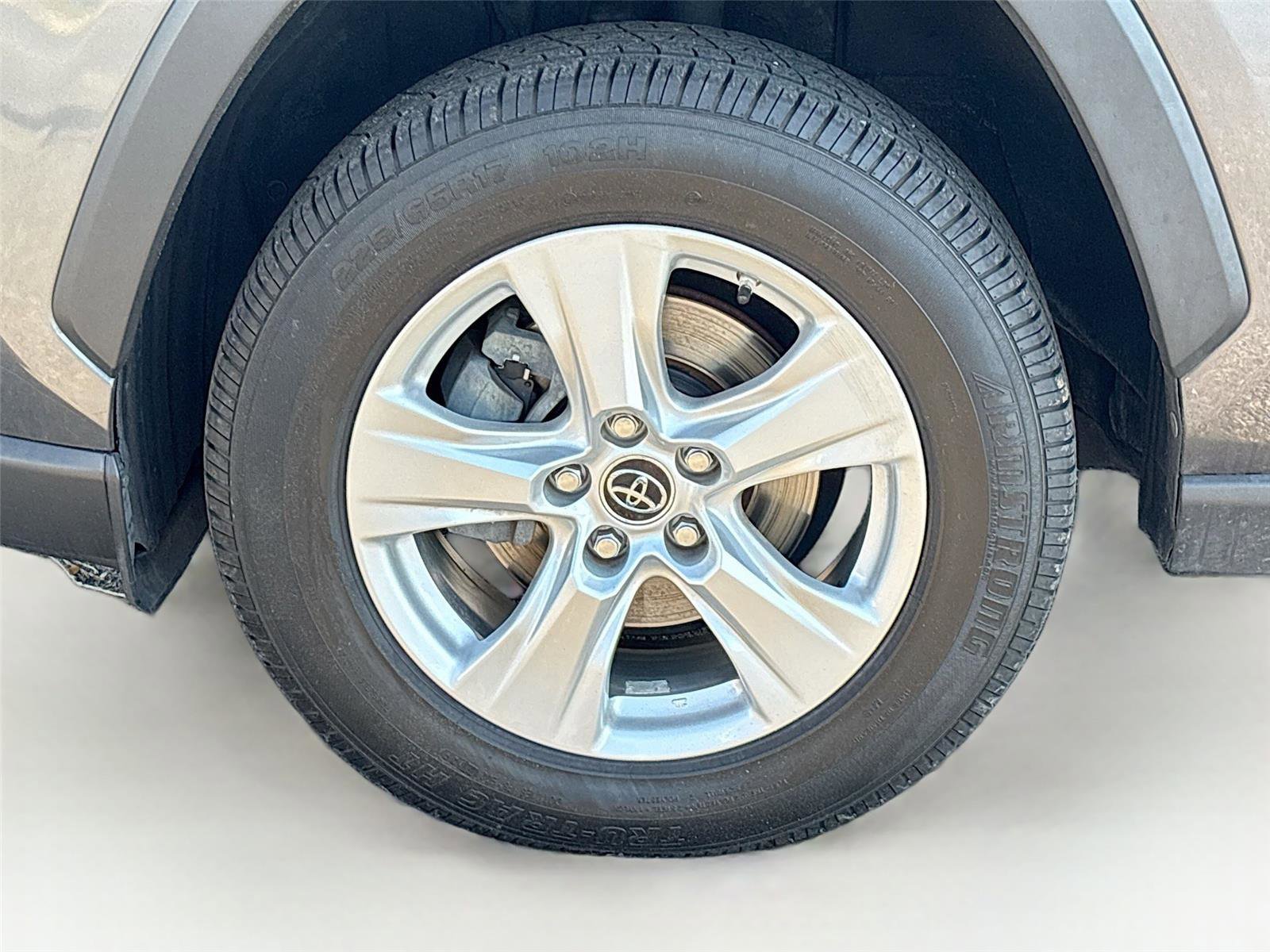 Used 2019 Toyota RAV4 XLE FWD image 34