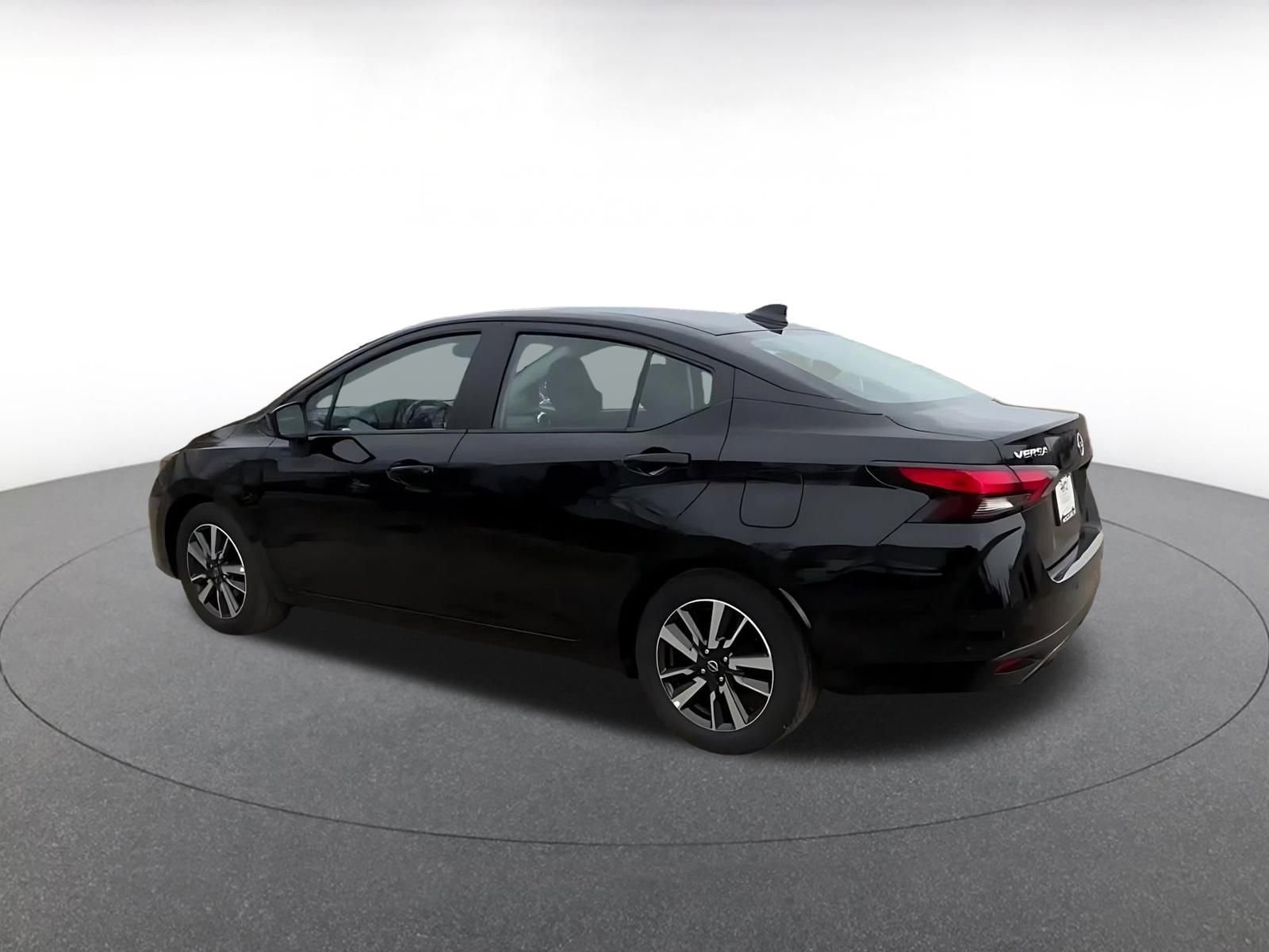 Used 2025 Nissan Versa SV image 10