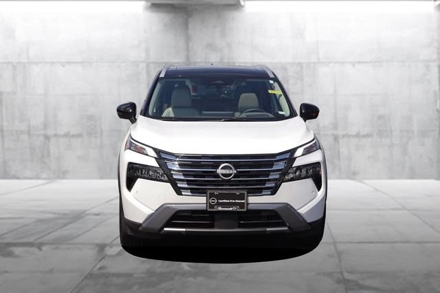 Certified 2025 Nissan Rogue SL w/ SL Premium Package FWD image 4