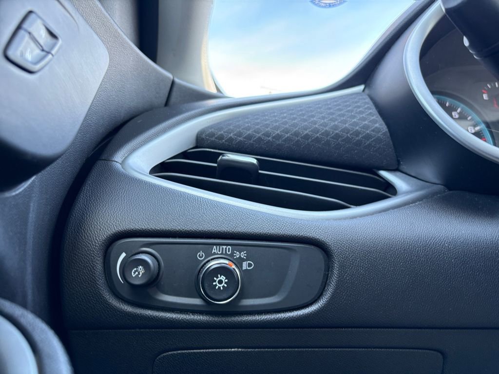 Used 2023 Chevrolet Malibu LT image 10