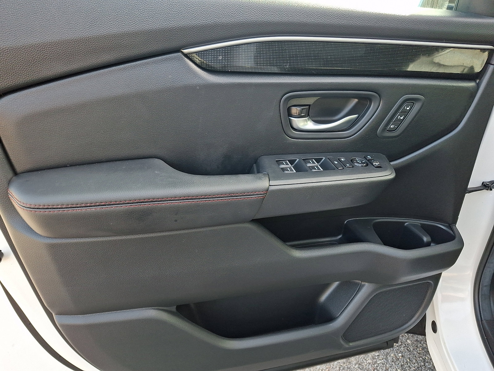 Used 2025 Honda Pilot Black Edition image 12