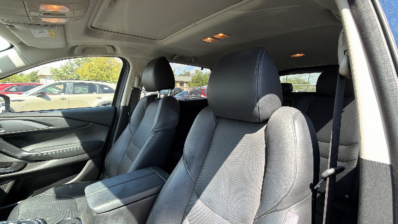 Used 2018 MAZDA CX-9 Touring w/ Touring Premium Package FWD image 10