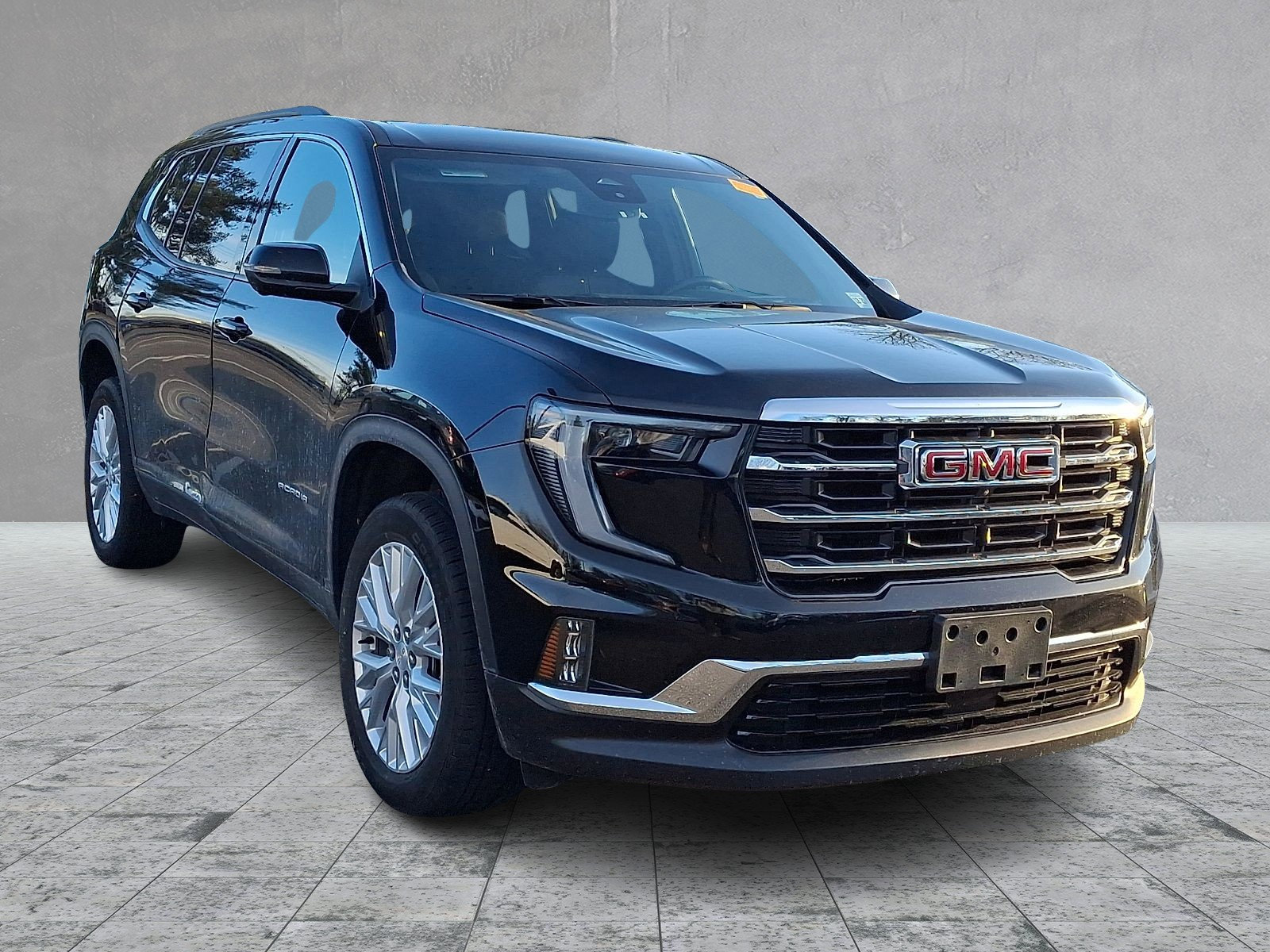 Used 2024 GMC Acadia Elevation image 1