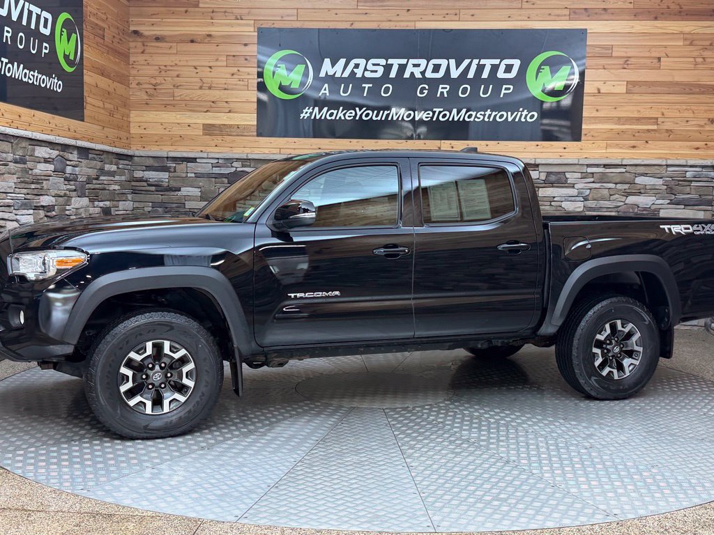Used 2020 Toyota Tacoma TRD Off-Road w/ TRD Premium Off Road Package AWD/4WD image 14
