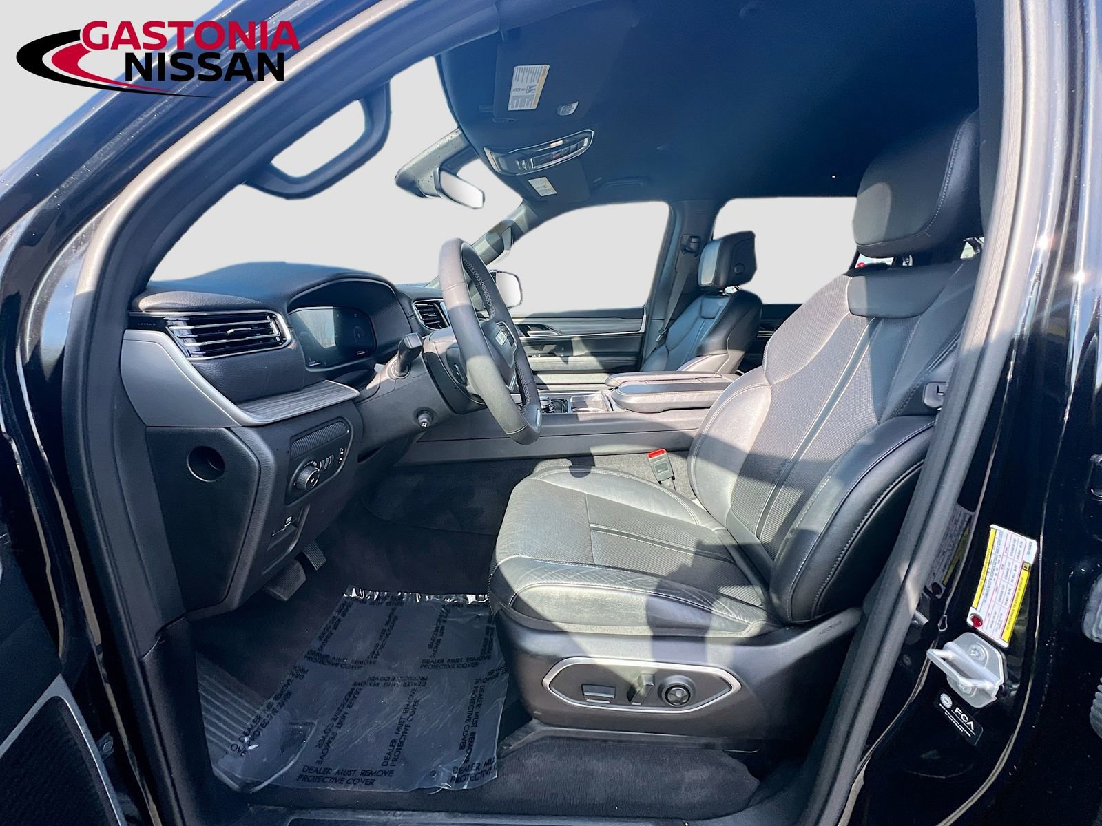 Used 2024 Jeep Wagoneer L Series II w/ Flexible Seating Group image 29