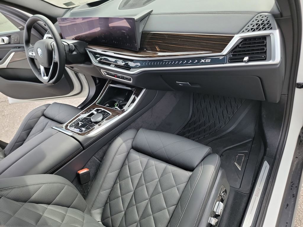 Certified 2025 BMW X5 xDrive50e w/ Premium Package image 13