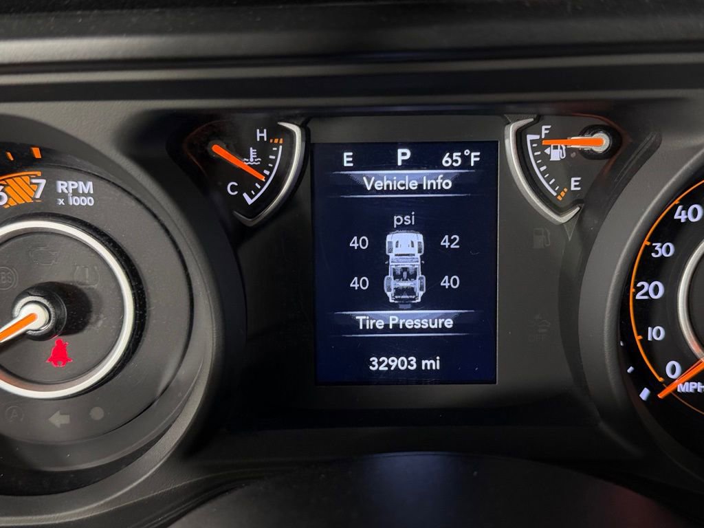 Used 2025 Jeep Wrangler Sport S image 15