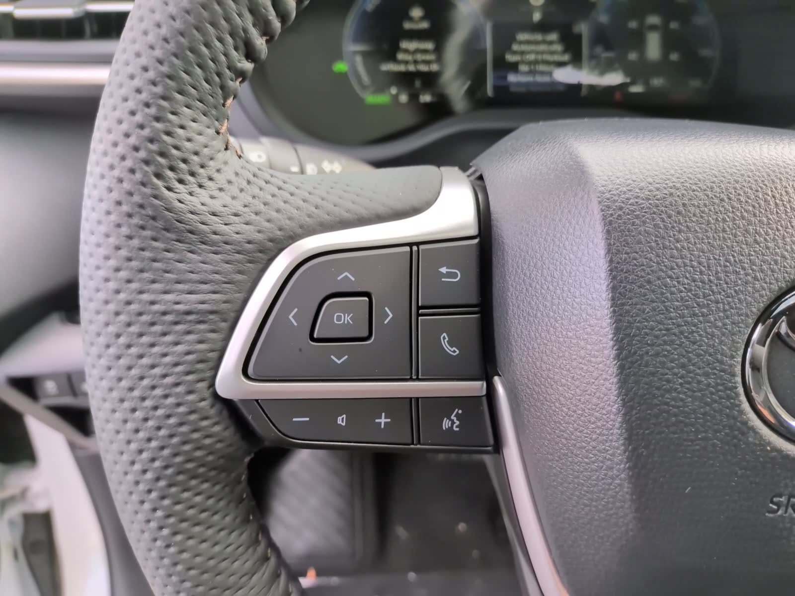 New 2026 Toyota Sienna Platinum AWD/4WD image 18
