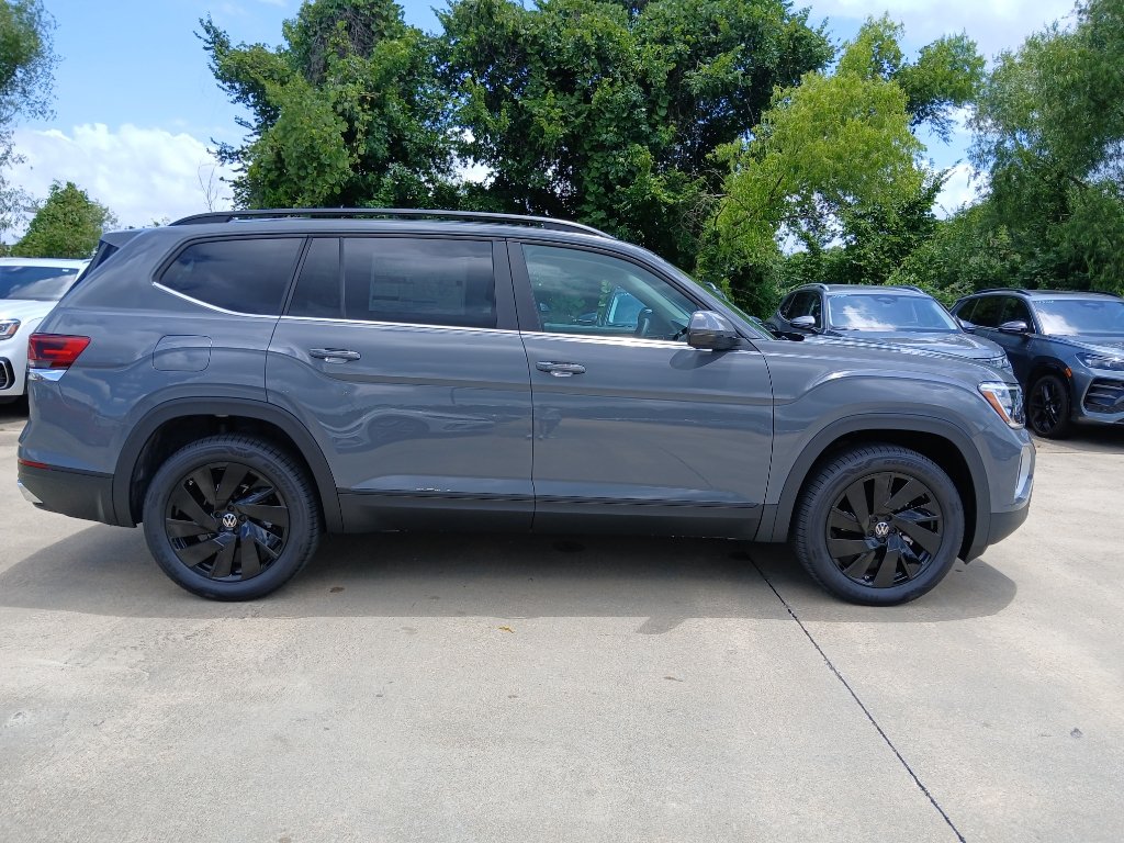 New 2026 Volkswagen Atlas SE FWD image 8