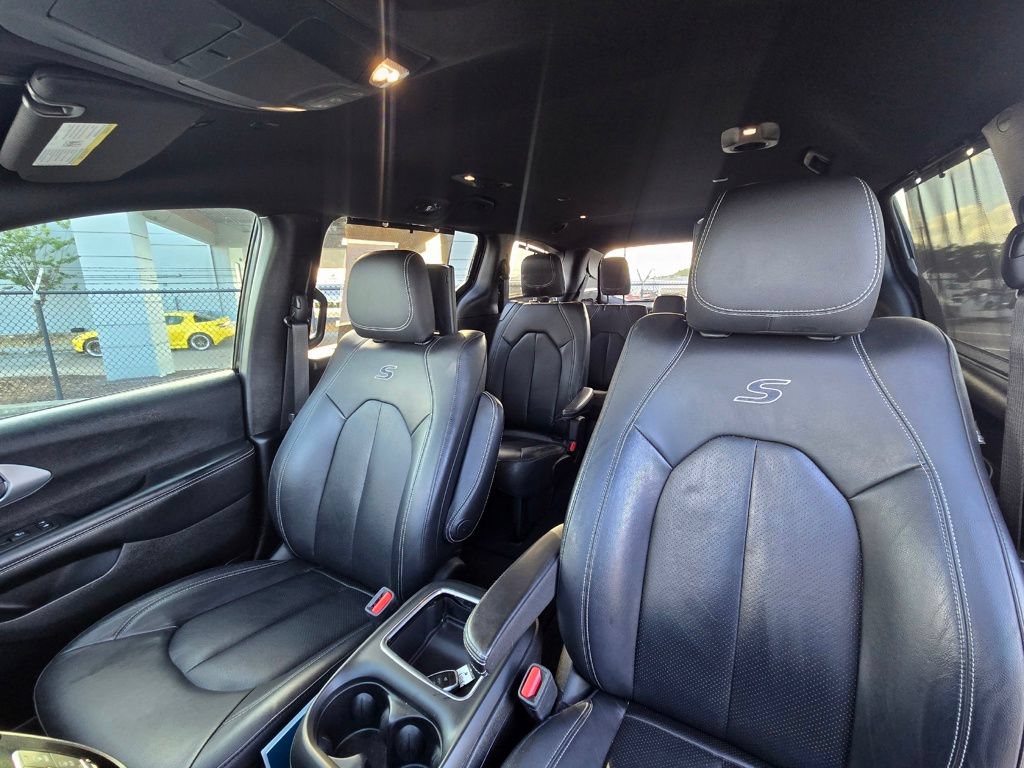 Used 2019 Chrysler Pacifica Touring-L Plus w/ Advanced Safetytec Group FWD image 26