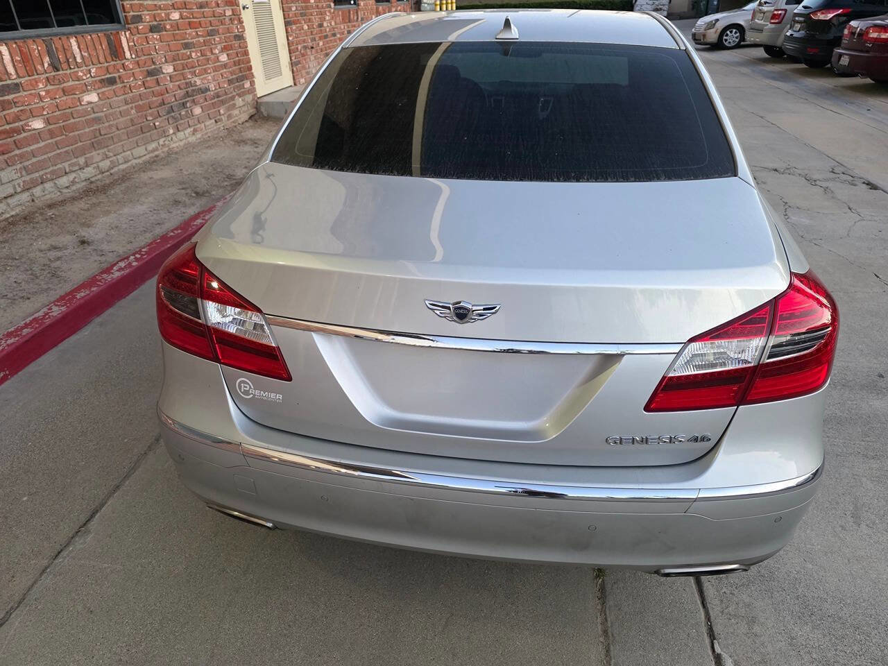 Used 2012 Hyundai Genesis 4.6 image 5