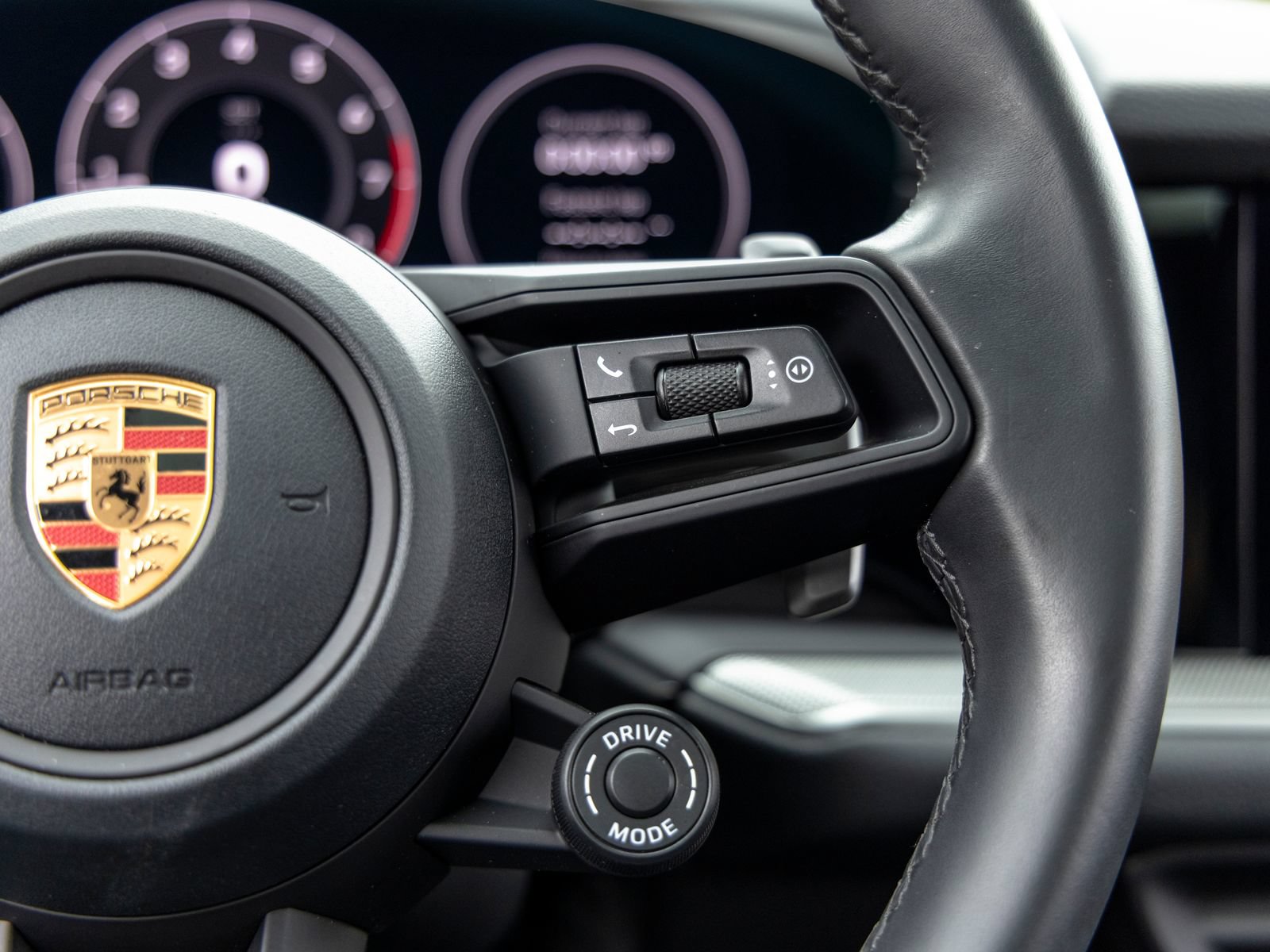 Certified 2026 Porsche Cayenne Coupe AWD/4WD image 31