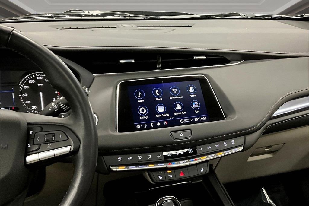 Certified 2023 Cadillac XT4 Luxury w/ Cold Weather Package AWD/4WD image 9