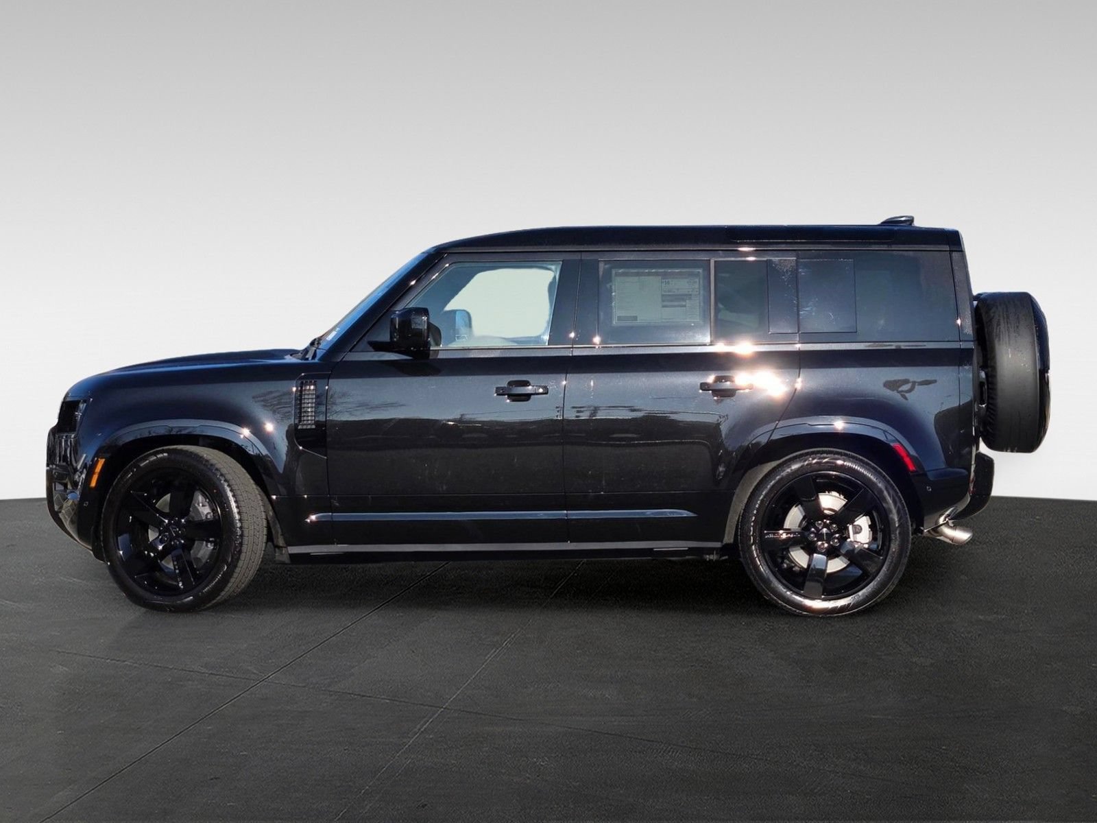 New 2026 Land Rover Defender 110 X-Dynamic SE AWD/4WD image 4