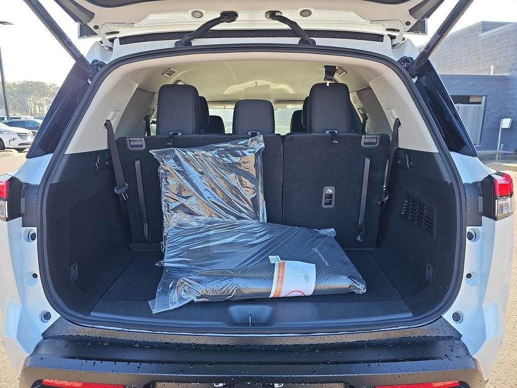 New 2026 Nissan Pathfinder SV image 15