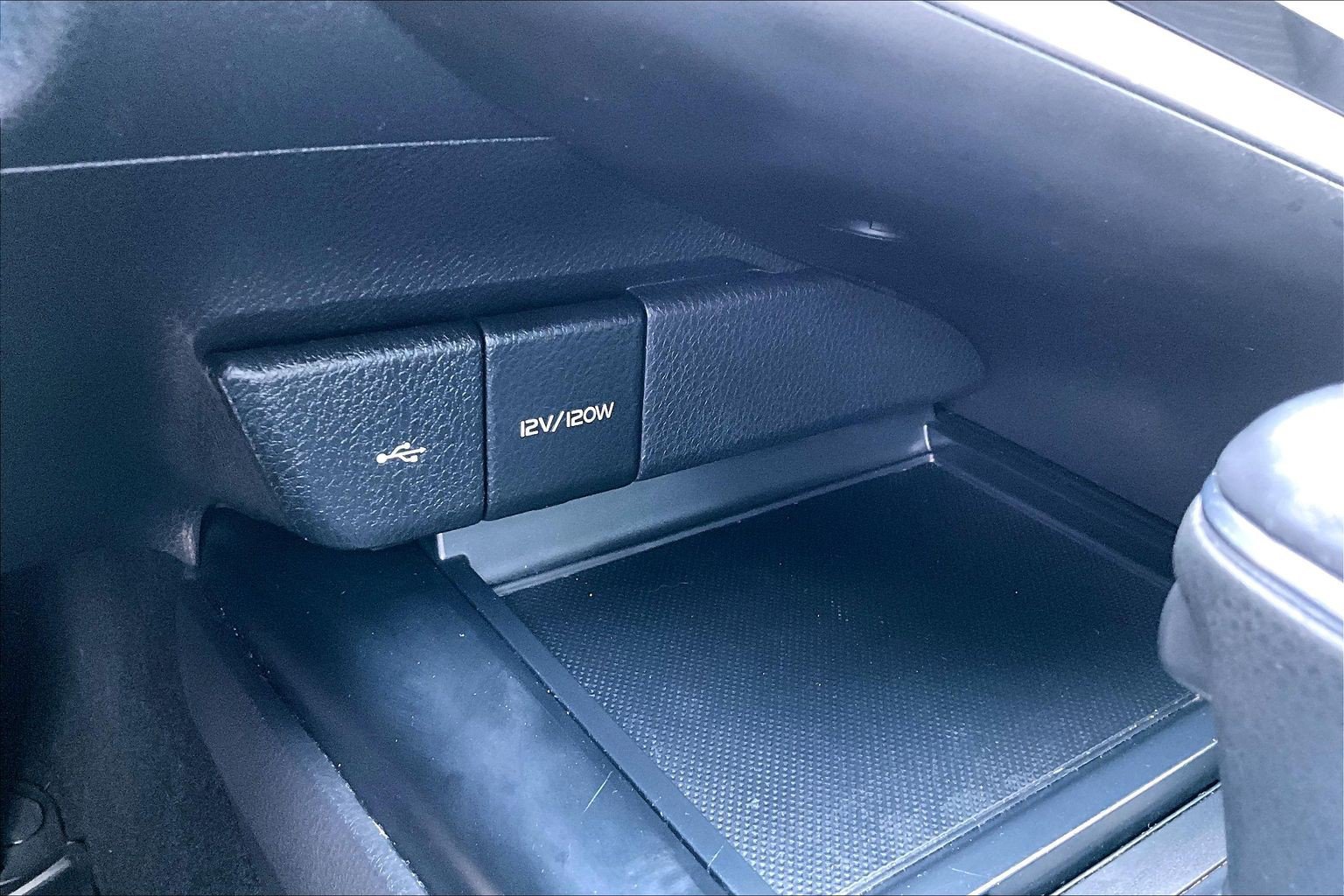 Used 2020 Toyota Camry SE FWD image 24