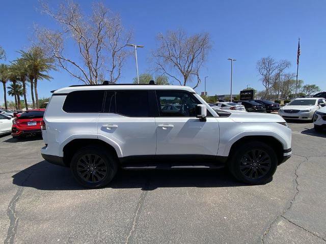Used 2024 Lexus GX 550 w/ Cold Area Package AWD/4WD image 2