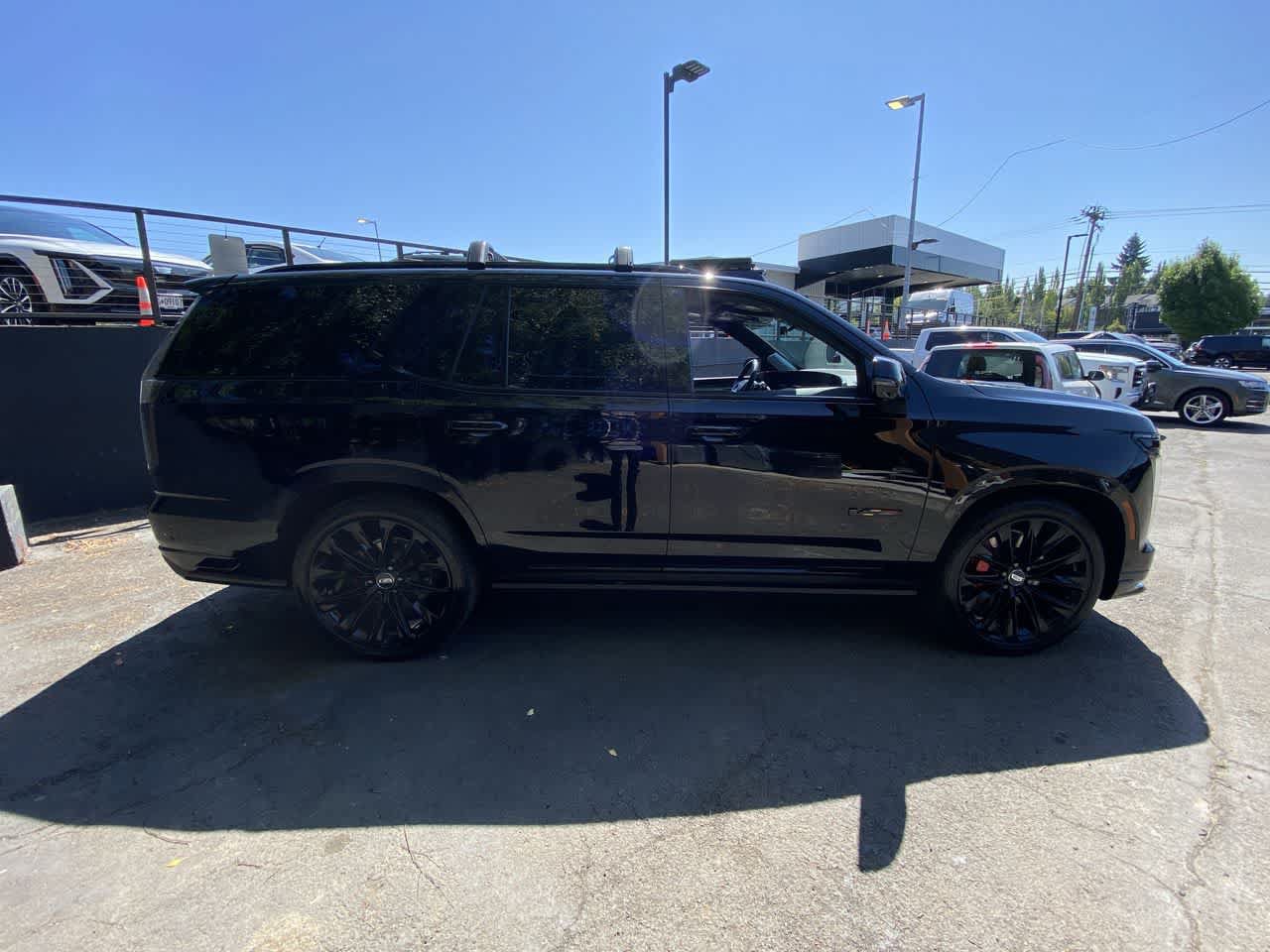 Used 2026 Cadillac Escalade V w/ LPO, ONYX Package AWD/4WD image 7