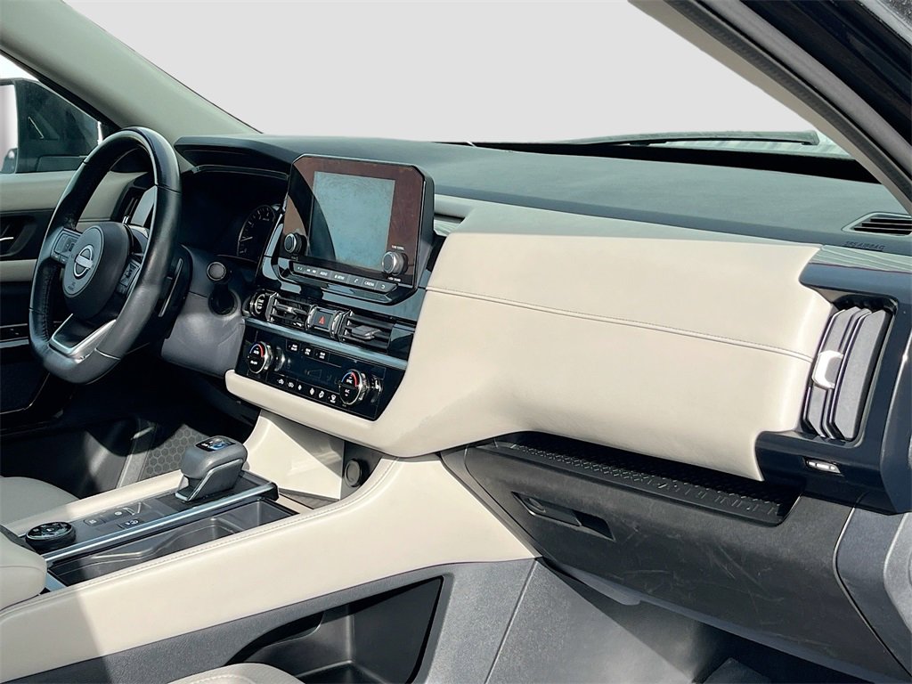 Used 2022 Nissan Pathfinder SV image 31