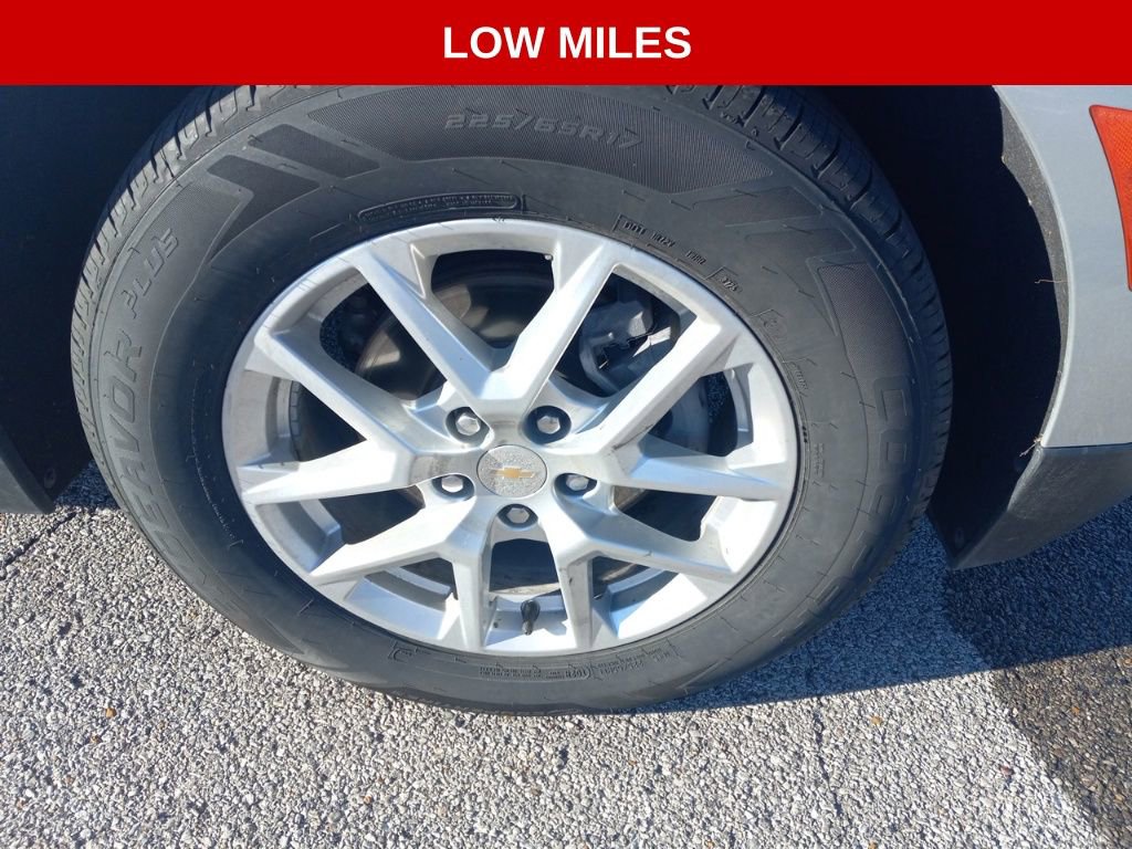 Used 2022 Chevrolet Equinox LT image 2