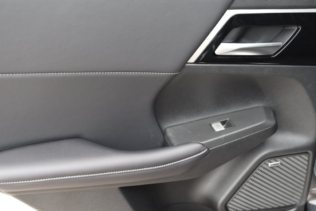 New 2026 Mitsubishi Outlander SE AWD/4WD image 12