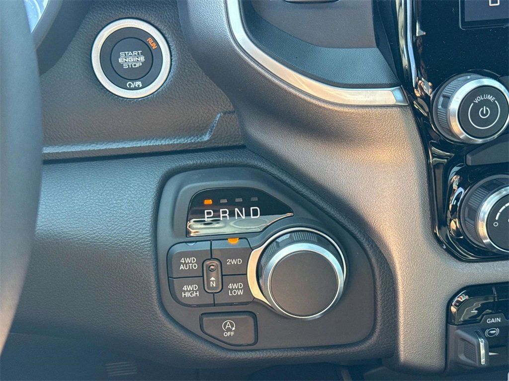 New 2026 RAM 1500 4x4 Crew Cab image 19