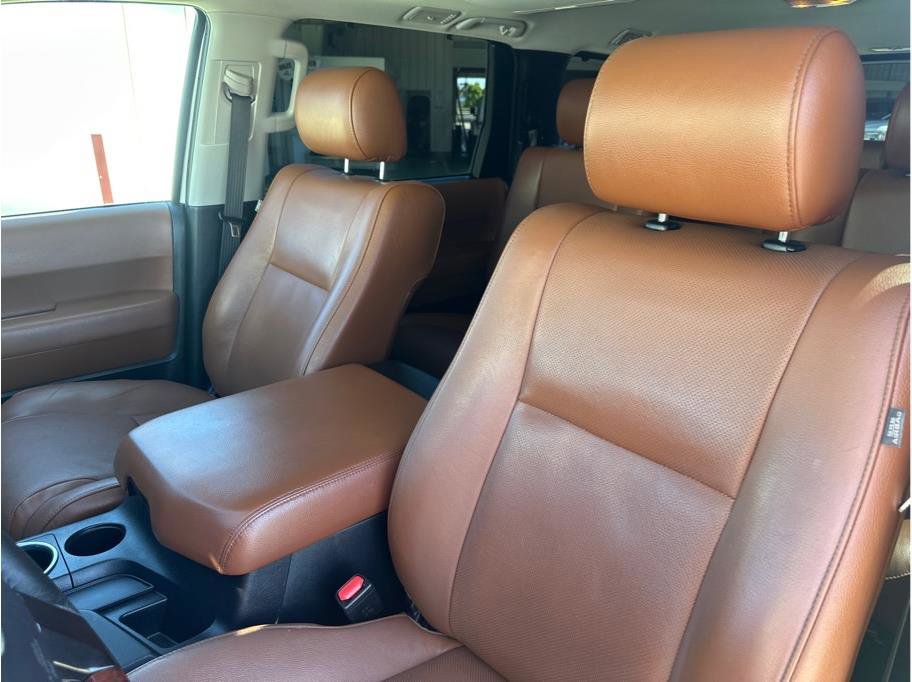 Used 2019 Toyota Sequoia Platinum AWD/4WD image 14