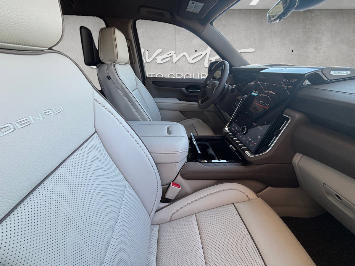 Used 2026 GMC Yukon XL Denali w/ Denali Reserve Package image 29