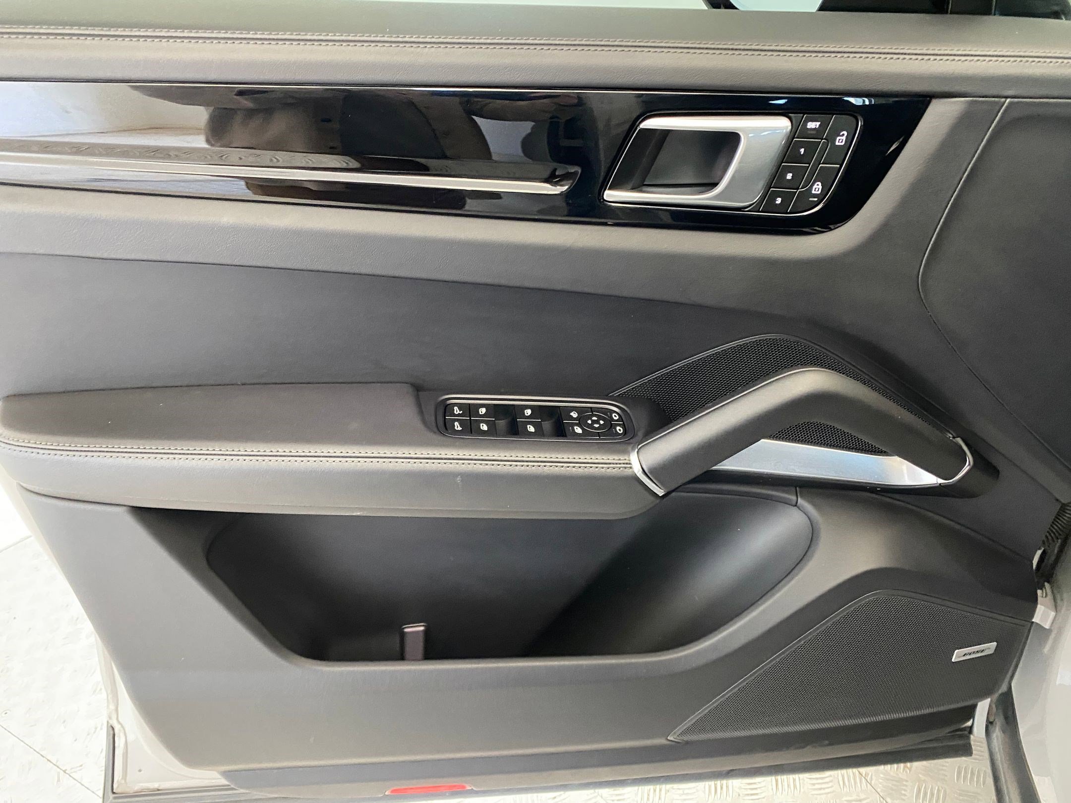 Certified 2023 Porsche Cayenne Turbo image 15