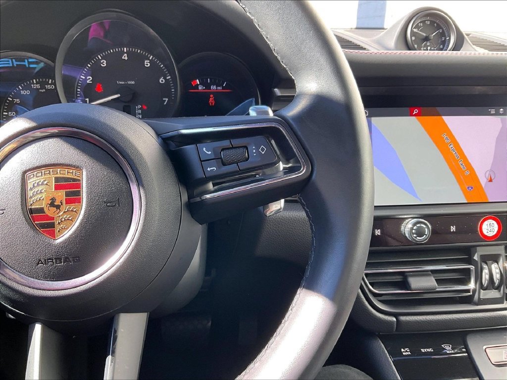 Certified 2023 Porsche Macan AWD/4WD image 24