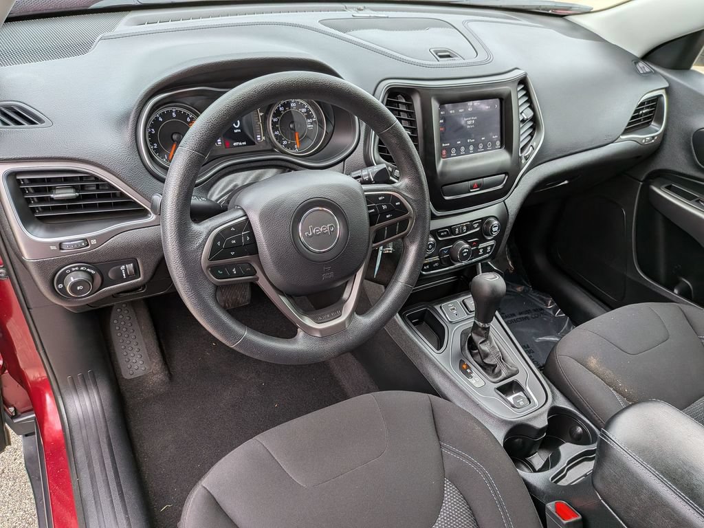 Used 2019 Jeep Cherokee Latitude w/ Popular Appearance Group FWD image 16