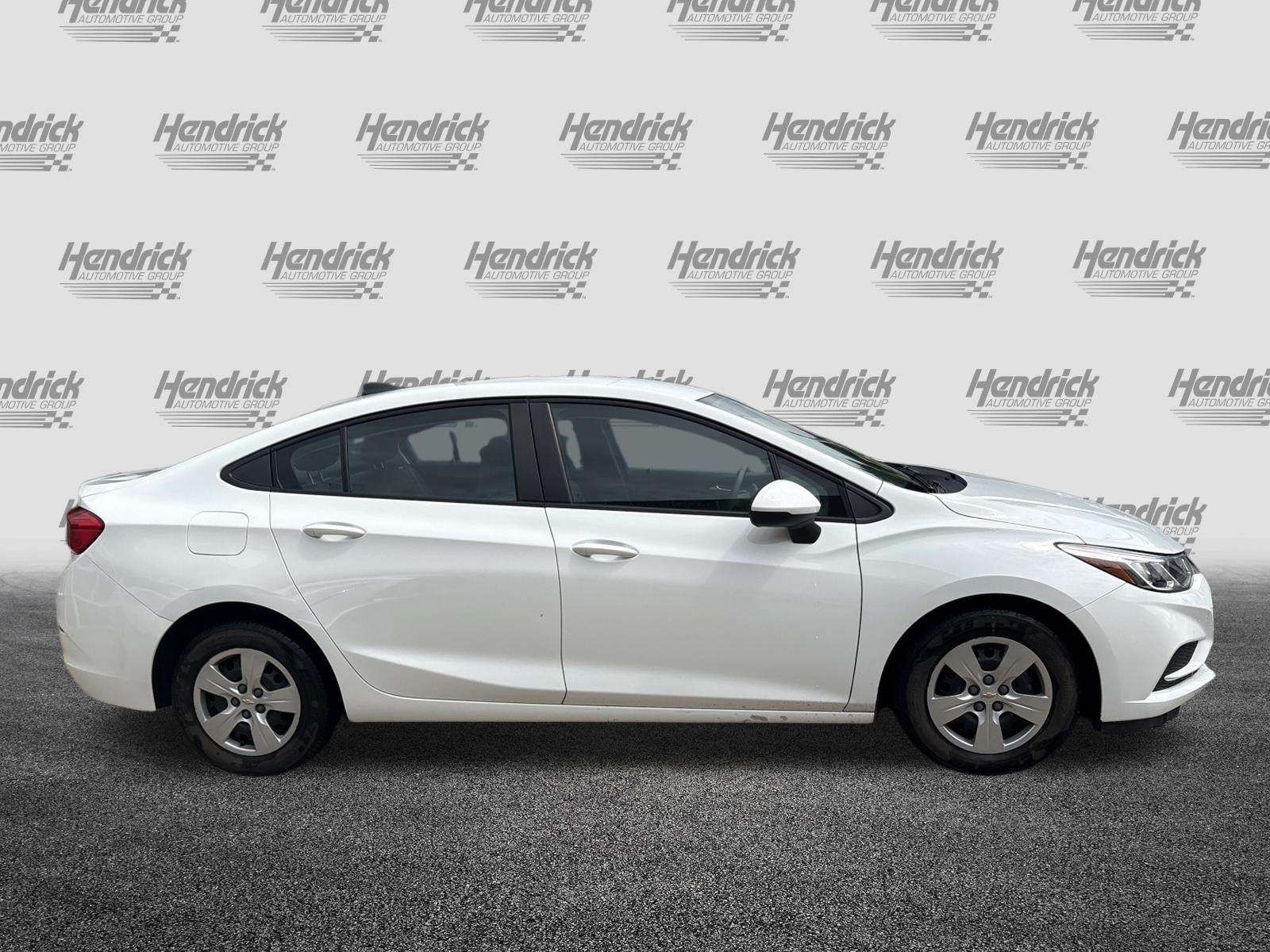 Used 2018 Chevrolet Cruze LS FWD image 9