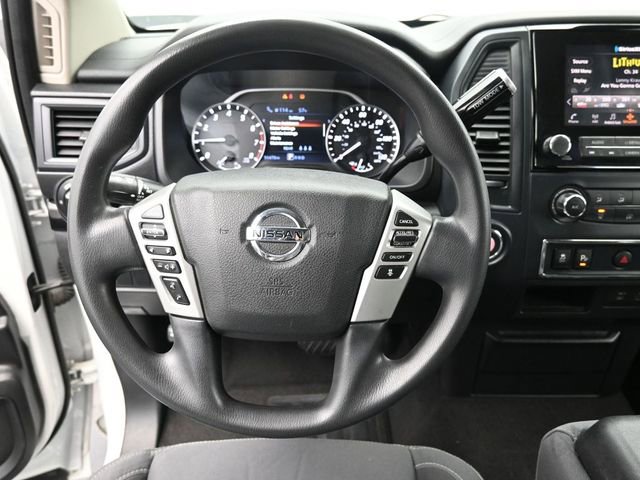 Used 2022 Nissan Titan SV image 7