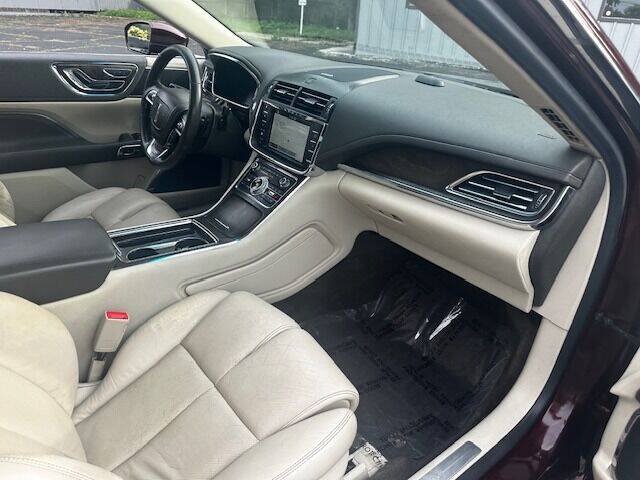 Used 2017 Lincoln Continental Select FWD image 16
