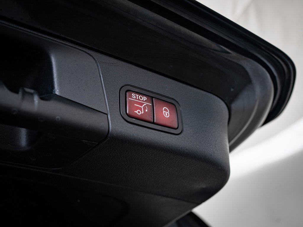 Used 2024 Mercedes-Benz GLB 250 4MATIC image 19