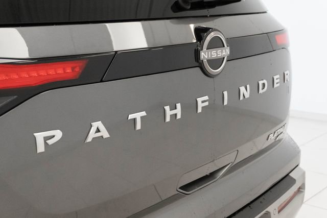 Used 2023 Nissan Pathfinder Platinum w/ Cargo Package image 11