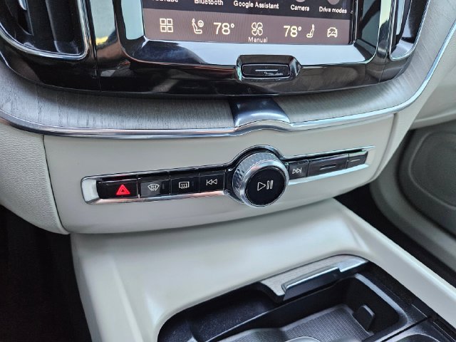 Certified 2024 Volvo XC60 T8 Plus w/ Protection Package Premier AWD/4WD image 27
